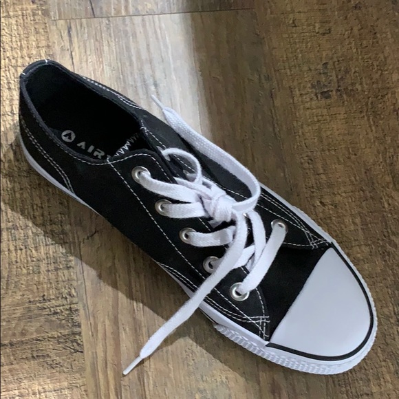 Shoes - Picture 3 of 3